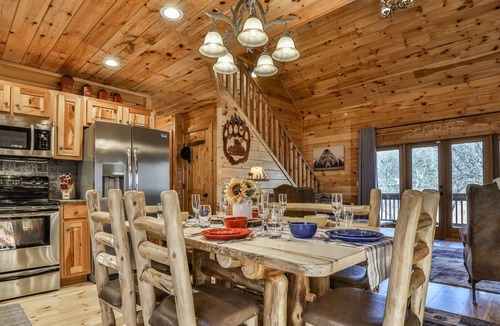 Ellijay Cabin | Rivers Edge - Luxury on the Cartecay River - No Pets