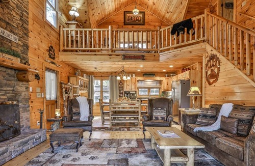 Ellijay Cabin | Rivers Edge - Luxury on the Cartecay River - No Pets