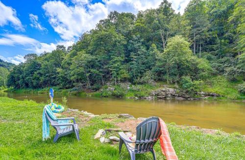 Lansing House | Riverside Cabin Near West Jefferson!