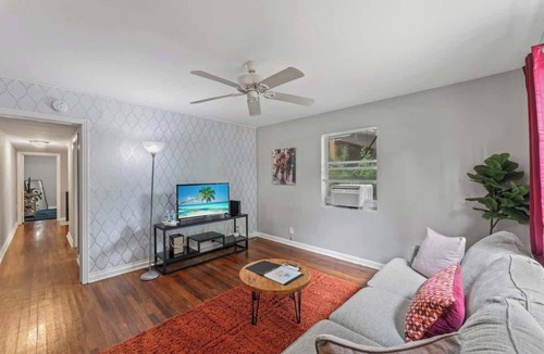 Riverside Apartment | *Riverside Charmer 1264* Wifi, TV, Coffee