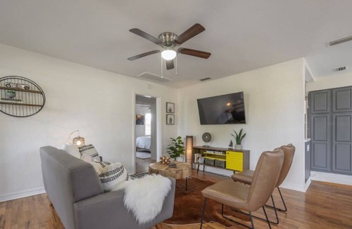 Riverside Heights House | Riverside Heights. Game room. Near Riverwalk area