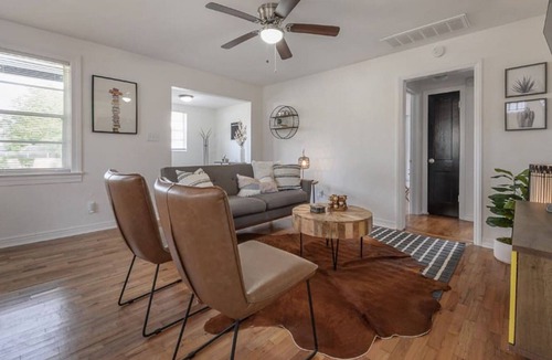 Riverside Heights House | Riverside Heights. Game room. Near Riverwalk area