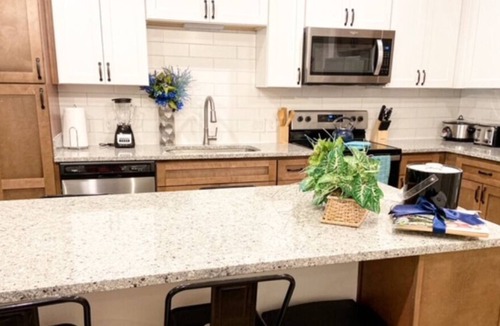 Riverside Condo | Riverside Luxurious Condo Close To Five Points & Downtown!!