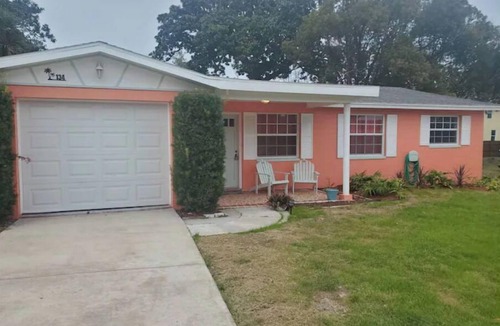 Holly Hill House | Riverside Retreat 3/2 Home With River View