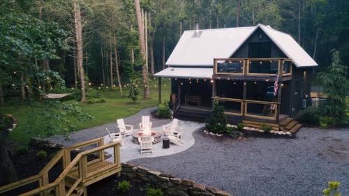 Dahlonega House | Riverstone Cottage A Cozy Riverfront Retreat