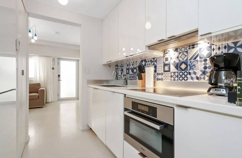 South Pointe House | Roami at 250 Collins | Pool | Next to Beach |1 Bed