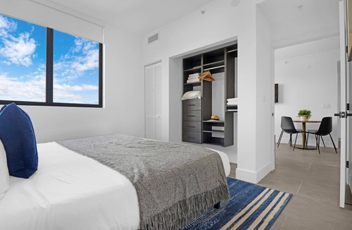 East Little Havana Apartment | Roami at Metro Park