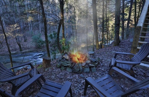 Ellijay Cabin | Roaring Creek | Ellijay, GA