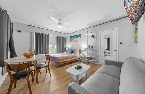South Beach House | Rock Apartments by Lowkl
