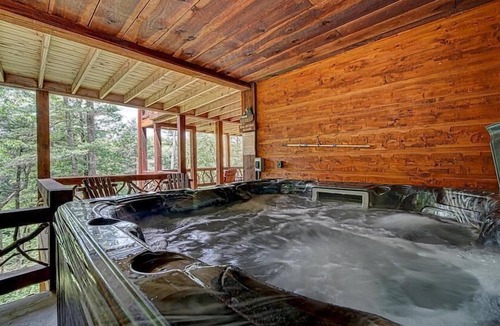 Cashes Valley Cabin | Rock N' River- Riverside retreat | Year Round Trout Stream | Master on Main