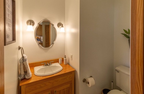 Whittier Cabin | Rockdale Lodge-Hot tub-Mountain View -Fire Pit-Pool Table & Ping Pong Table