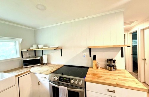 Clarkesville Cottage | Rockford Ranch Retreat w/Stocked Pond Dog Friendly!