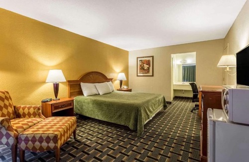 Denmark Hotel | Rodeway Inn Denmark - Jackson