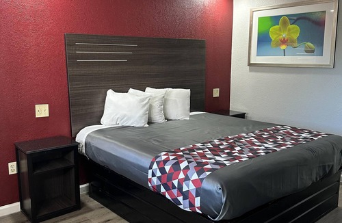 Church Street Hotel | Rodeway Inn Jonesboro - Atlanta South