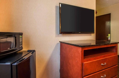Paterson Hotel | Rodeway Inn Paterson Great Falls Park Area