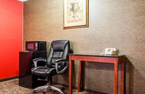 Paterson Hotel | Rodeway Inn Paterson Great Falls Park Area