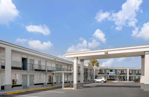 Orange Park Hotel | Rodeway Inn