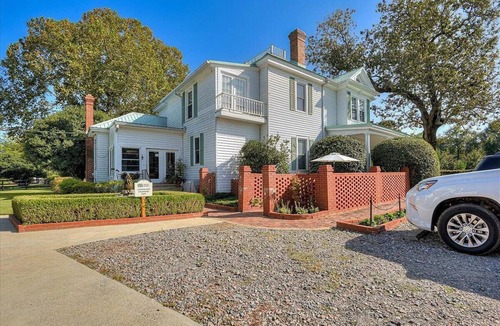 Aiken Apartment | Romantic 1BR Boutique Suite Pool + Southern Estate