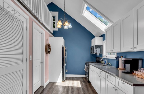 Asbury Park House | Romantic Bungalow in Vibrant Asbury Park – Walk to Beach, Shopping, & Dining!