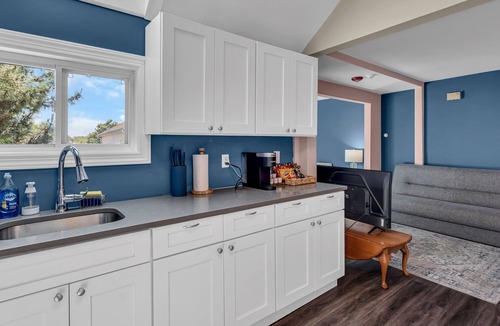 Asbury Park House | Romantic Bungalow in Vibrant Asbury Park – Walk to Beach, Shopping, & Dining!