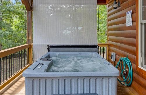 Cleveland House | Romantic Cabin with Spa Amenities near Helen GA