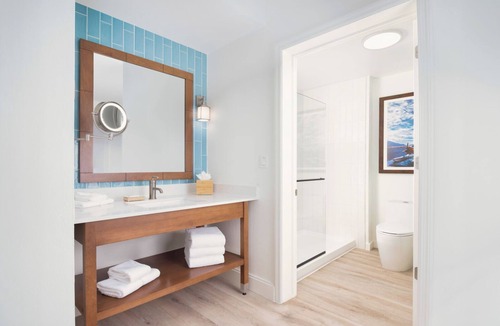 Park Shore Hotel | Romantic Couple Stay | Near Pristine Beaches | Free Breakfast