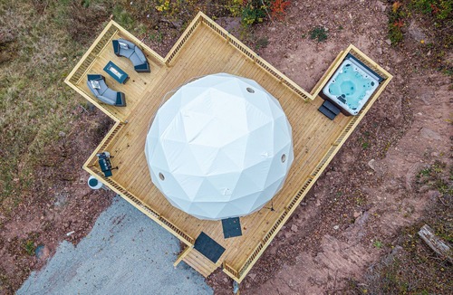True House | Romantic Geodesic Dome Hot Tub Under the Stars