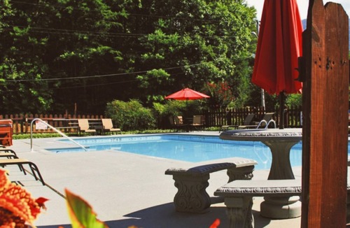 Townsend Cabin | Romantic Getaway in the Smokies-HOT TUB & JACUZZI - Blue Spruce