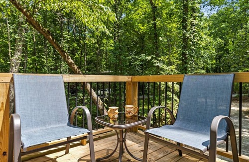 Morganton House | Romantic Getaway, Octagon Cabin in the Woods with Hot Tub by CoHost Works