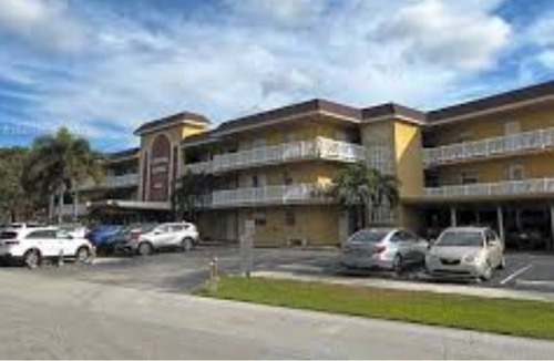 Pompano Beach Apartment | Romantic Spanish villa