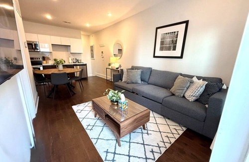 Center City West Apartment | Roof Deck | Trendy & Luxury Center City 1BR Apt