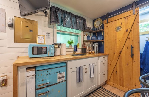 Wedowee Cabin | Rooftop Stargazing Escape-The Starbox