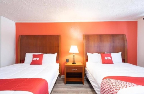 Jonesboro Hotel | Room with 2 Queen Beds near Georgia State Stadium with Free Parking