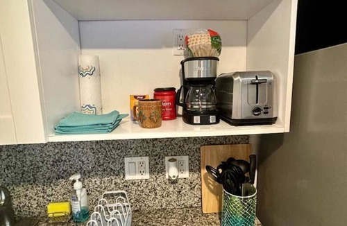 Wynwood Art District House | Room with 2 twins Wyndwood/Midtown