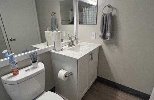 Pembroke Pines Apartment | Room with Private Bathroom close to Pembroke Lakes Mall
