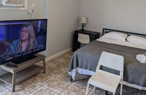 Azalea Park Apartment | Room with Private Bath - Private Entry