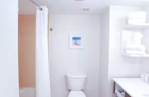 Wesley Chapel Hotel | Rooms with Pool Access Close to Tampa Attractions, Golf & Trails - 2 Units