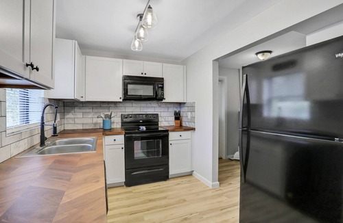 Orange Park House | Roomy 5/2 in Orange Park
