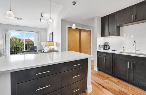 Asheville Condo | Roomy and Accessible Downtown Balcony Condo