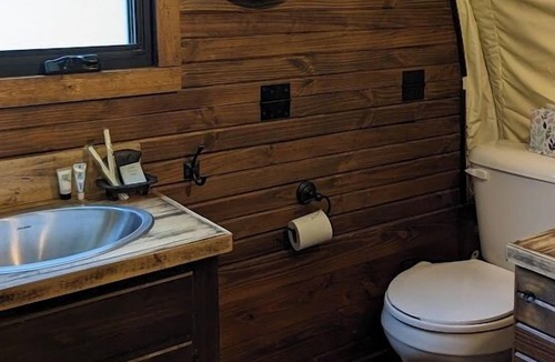 Putnam Hall RV Rental | Rooterville Animal Sanctuary