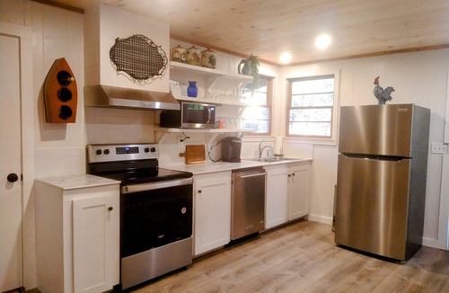 Clayton Cottage | Rose Bud Cottage by Lake Burton!