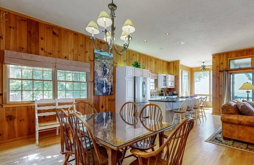 Sapphire Cottage | Rose Cottage: Panoramic Mtn Views, Stunning Terrace + Firepit