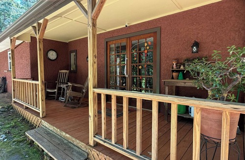 Franklin House | Rose Creek Retreat
