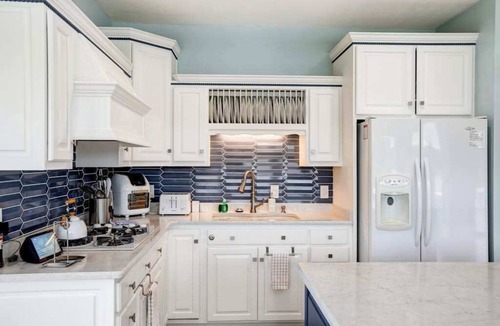 Cedar Cliff House | Roses Casa Del Lago Roses Lakehouse