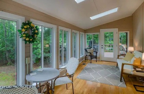Franklin House | Rosewood Cottage Tucked Away in the Mountains