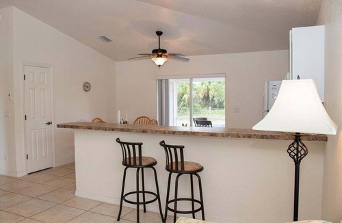 Rotonda West Condo | Rotonda West 2 Bedroom Condo w Lanai 9 miles to Gulf Beaches