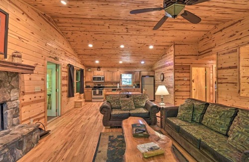 Helen Cabin | Roundabout Cabin 2/2! Pool Table! Near Helen!