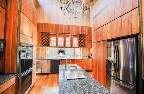 Thomasville House | RoveTravel | Thomasville Home | Villa w/Lake Views