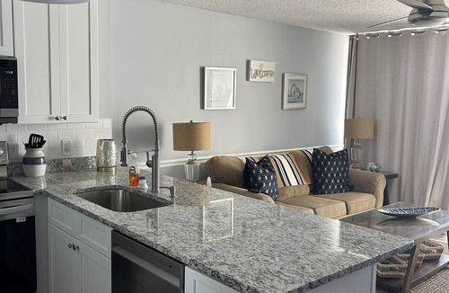 Garden City Condo | Royal Garden Unit 610