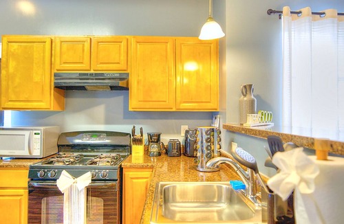 Downtown Baltimore Apartment | Royal Haven 2k SqFt Sleeps 6 Free St Prk